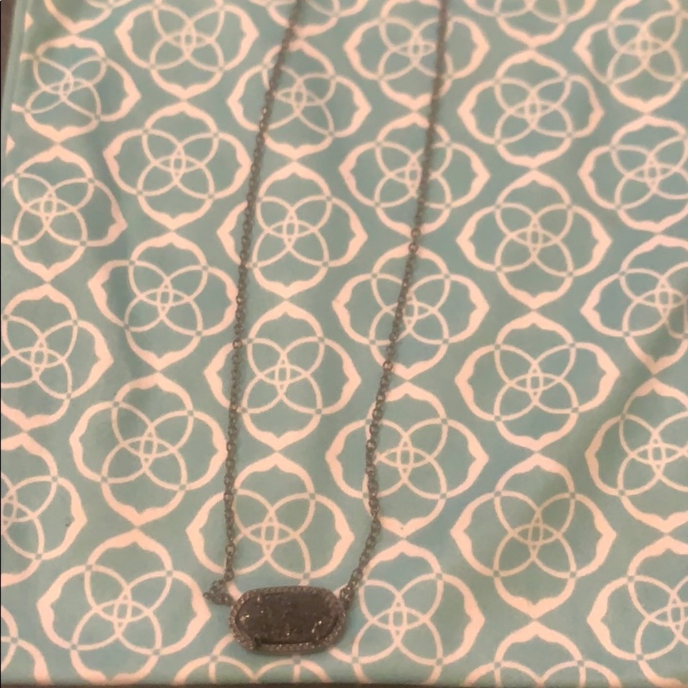 Kendra Scott pendant necklace